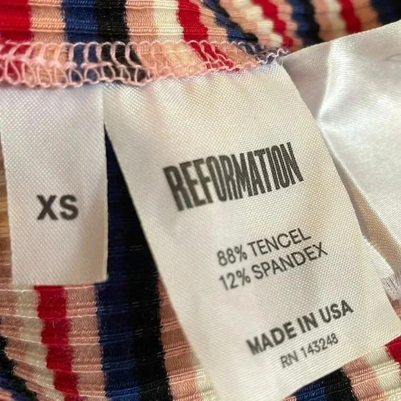 Reformation stripped bodysuits with ruffles strap - Picture 3 of 13